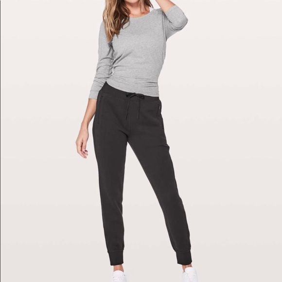Lululemon Get Going Jogger - Picture 2 of 13